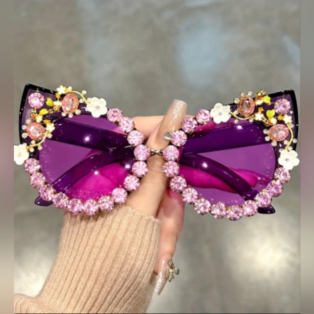 Rhinestones flower embellished sunglasses